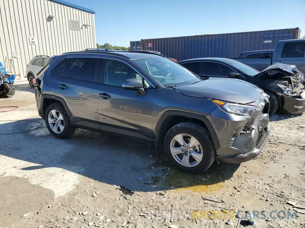 4 Photograph of a damaged car 2T3P1RFV6MC212536 TOYOTA RAV4 2021