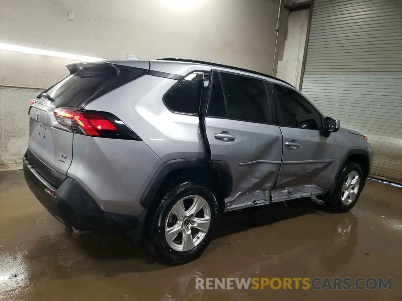 3 Photograph of a damaged car 2T3P1RFV6MC215890 TOYOTA RAV4 2021