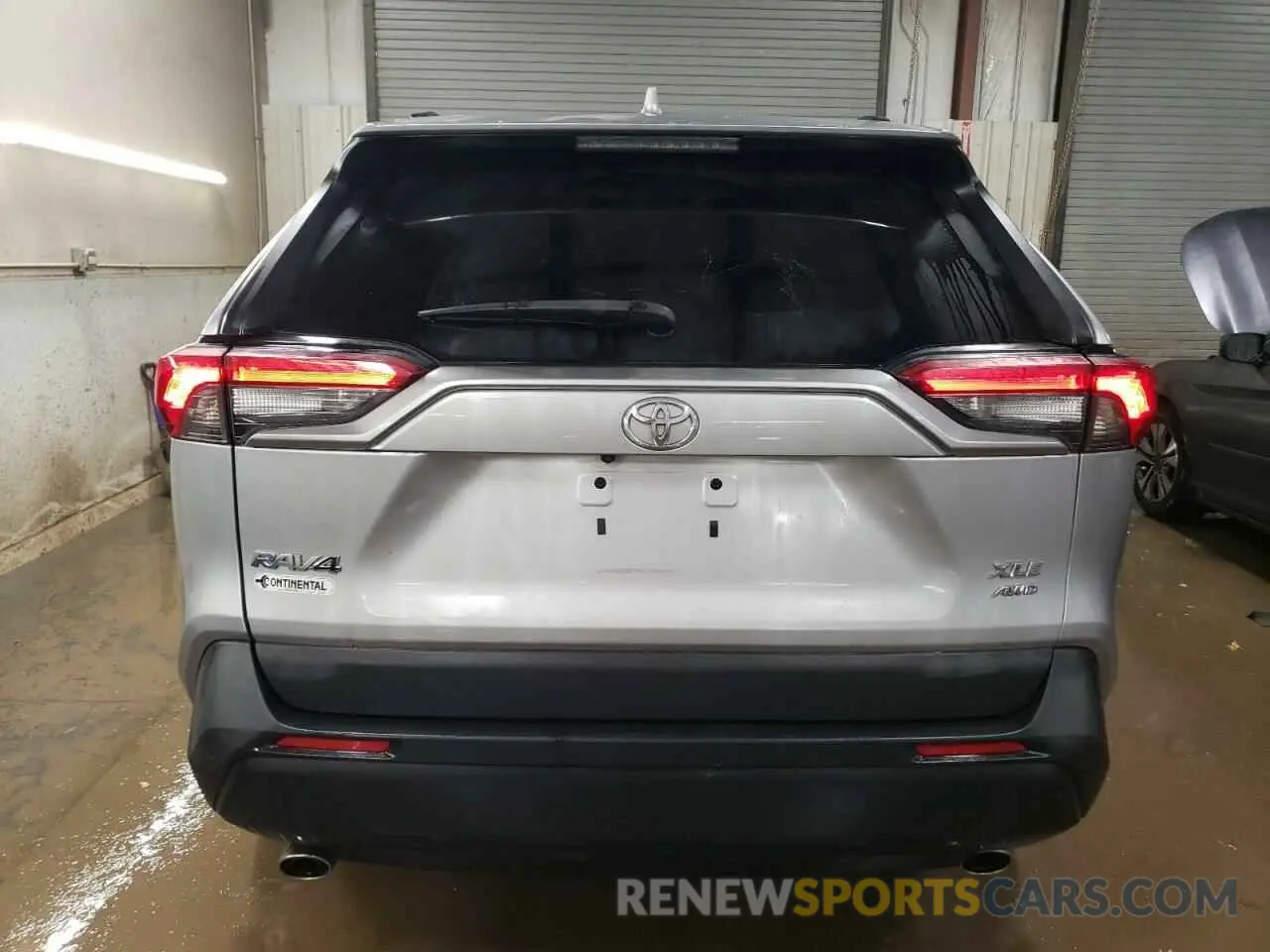 6 Photograph of a damaged car 2T3P1RFV6MC215890 TOYOTA RAV4 2021