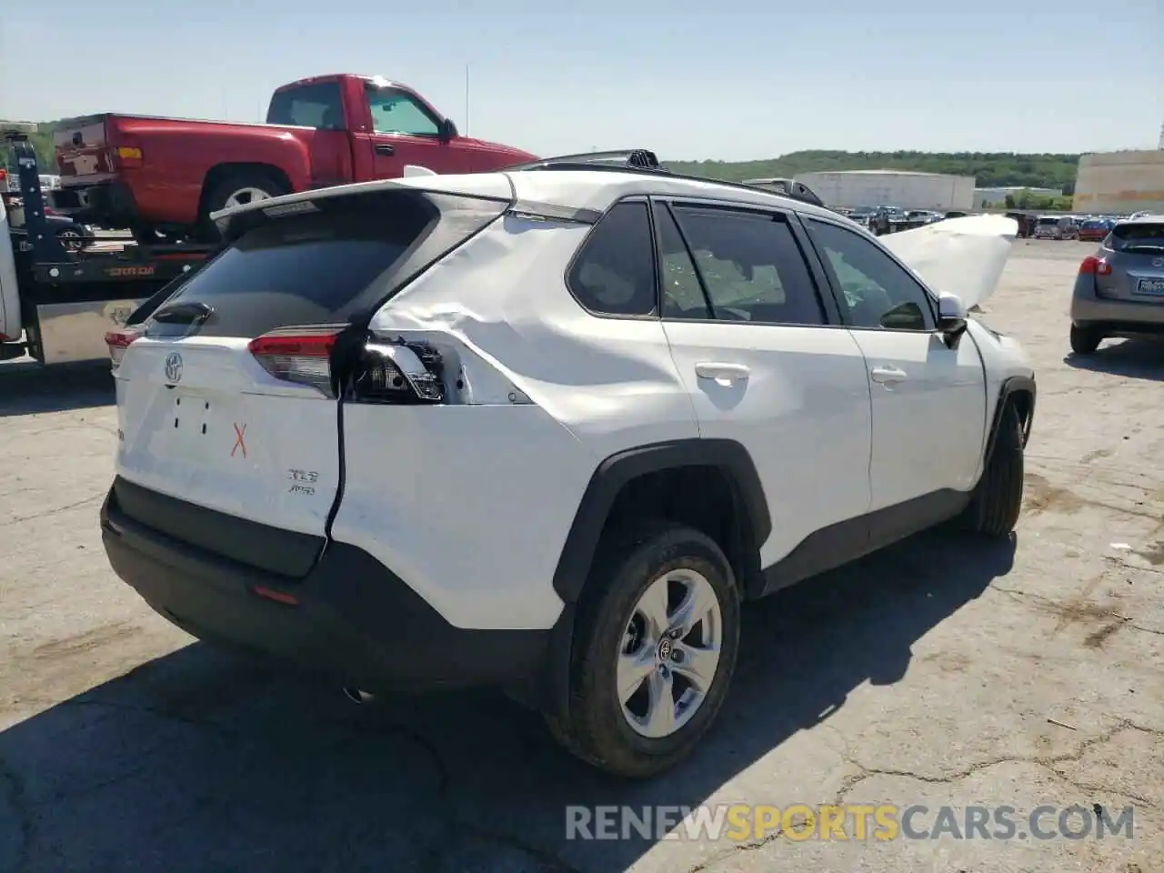 4 Photograph of a damaged car 2T3P1RFV6MC233631 TOYOTA RAV4 2021