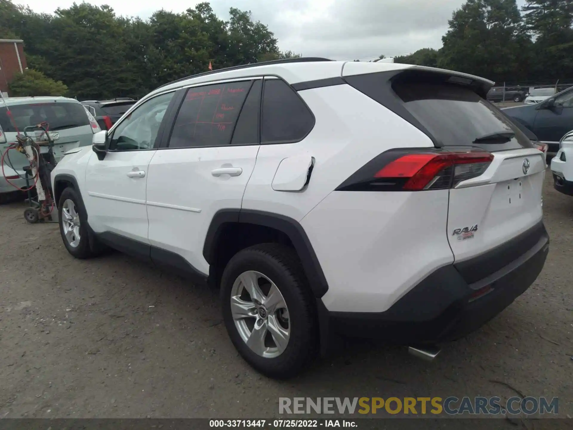 3 Photograph of a damaged car 2T3P1RFV6MC246041 TOYOTA RAV4 2021