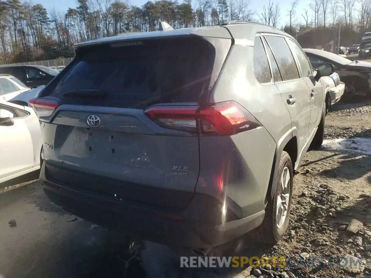 3 Photograph of a damaged car 2T3P1RFV6MW141515 TOYOTA RAV4 2021