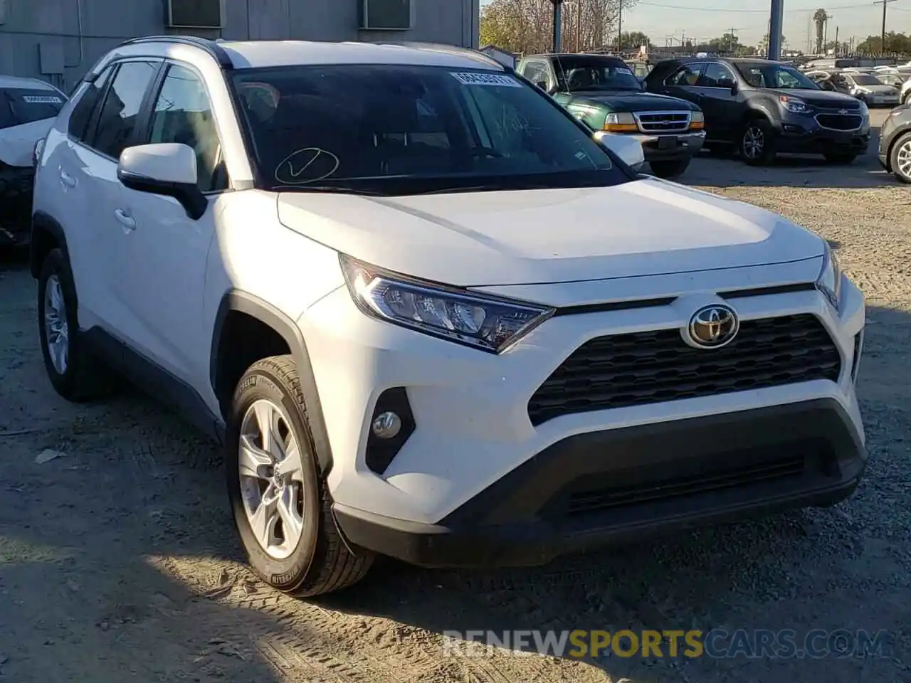 1 Photograph of a damaged car 2T3P1RFV6MW157116 TOYOTA RAV4 2021