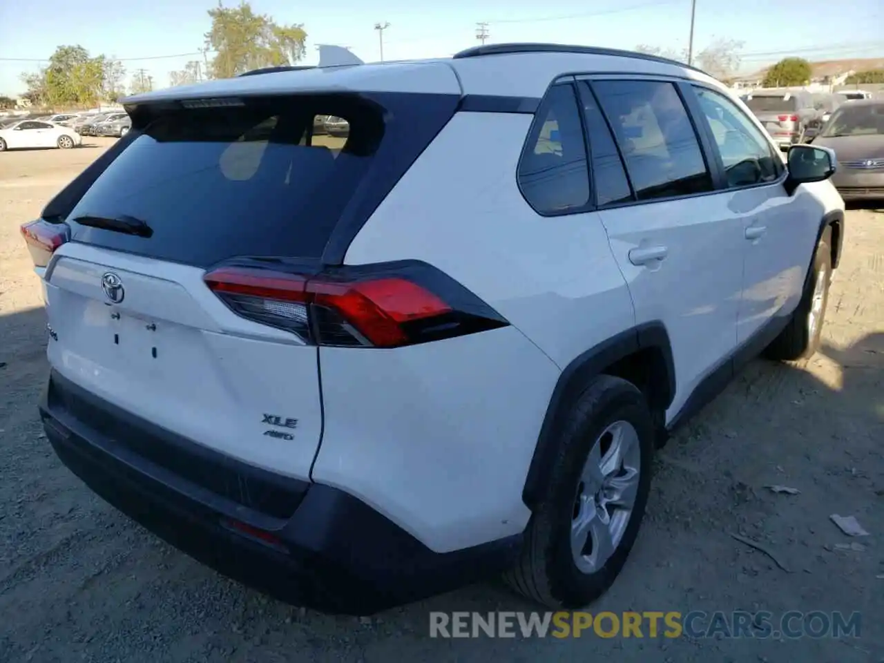 4 Photograph of a damaged car 2T3P1RFV6MW157116 TOYOTA RAV4 2021