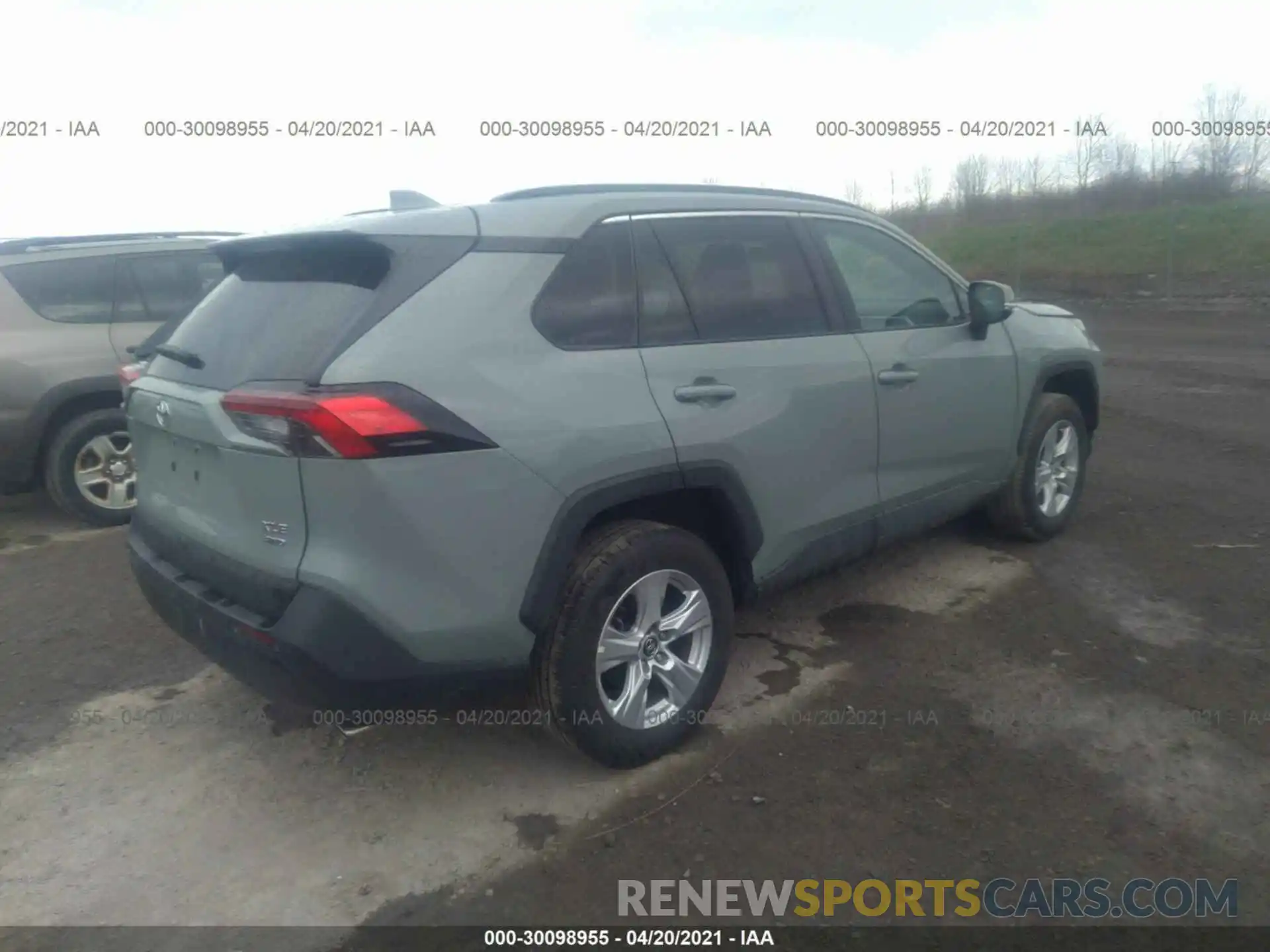 4 Photograph of a damaged car 2T3P1RFV6MW160257 TOYOTA RAV4 2021