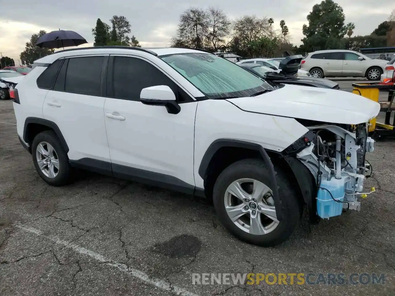 4 Photograph of a damaged car 2T3P1RFV6MW160498 TOYOTA RAV4 2021