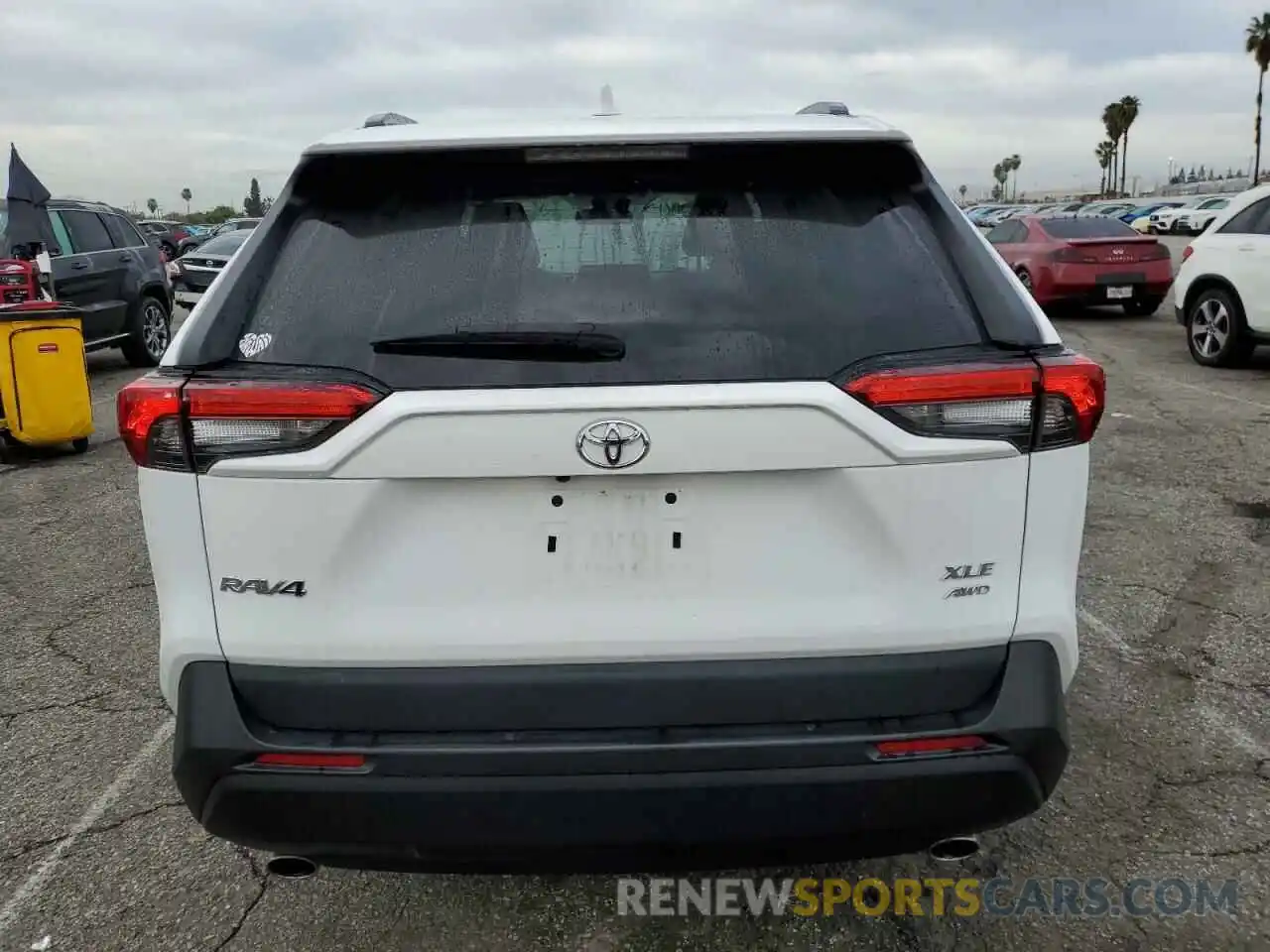 6 Photograph of a damaged car 2T3P1RFV6MW160498 TOYOTA RAV4 2021