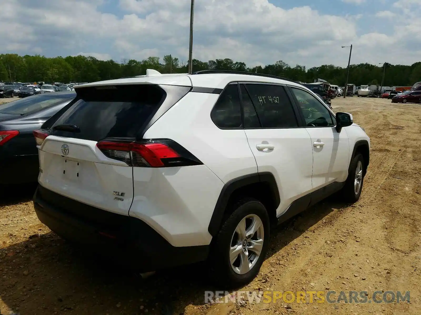 4 Photograph of a damaged car 2T3P1RFV6MW164227 TOYOTA RAV4 2021