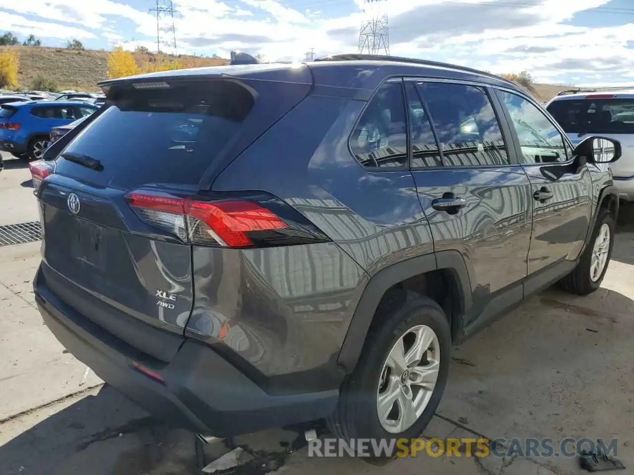 4 Photograph of a damaged car 2T3P1RFV6MW165202 TOYOTA RAV4 2021