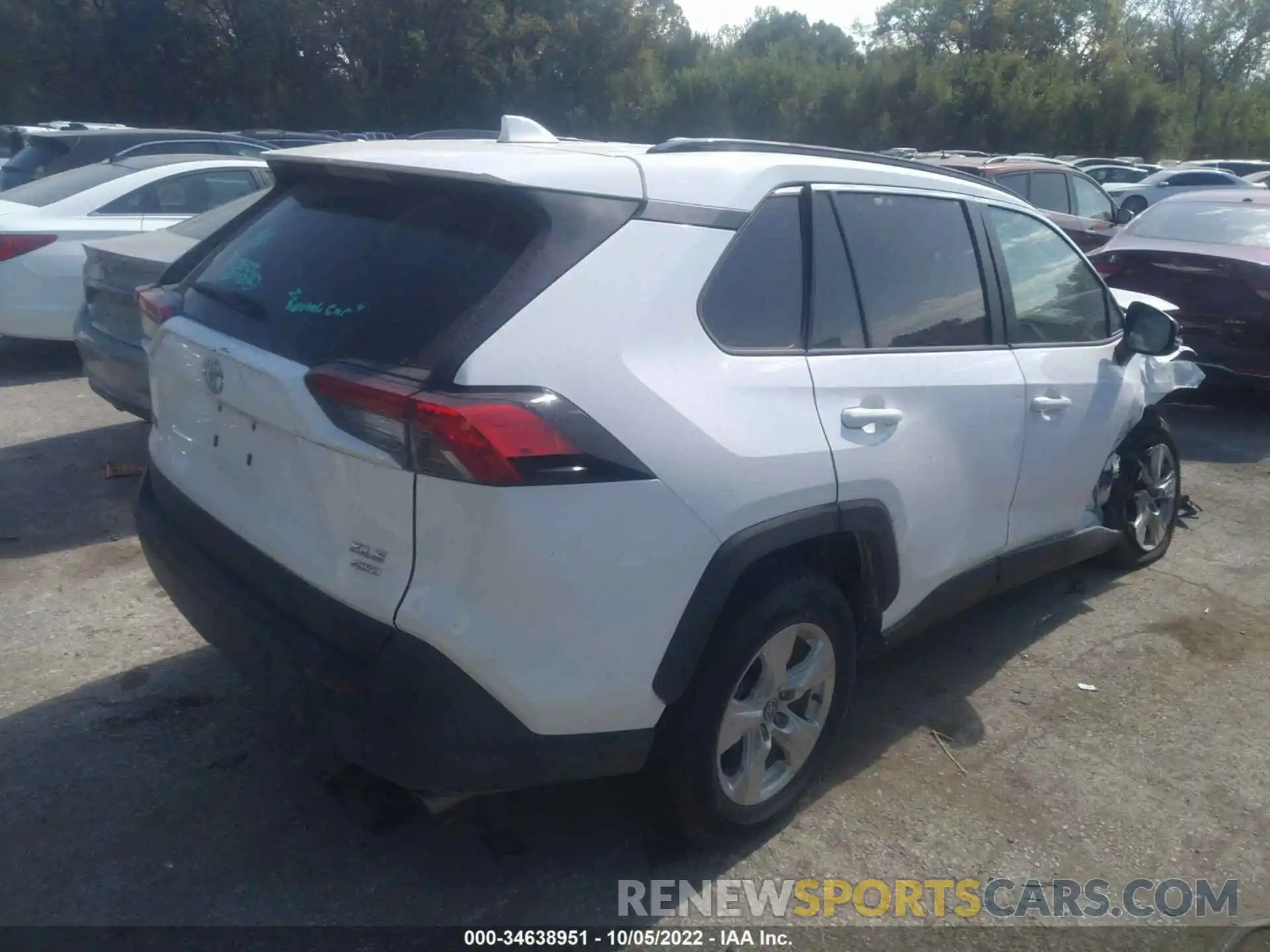 4 Photograph of a damaged car 2T3P1RFV6MW204239 TOYOTA RAV4 2021