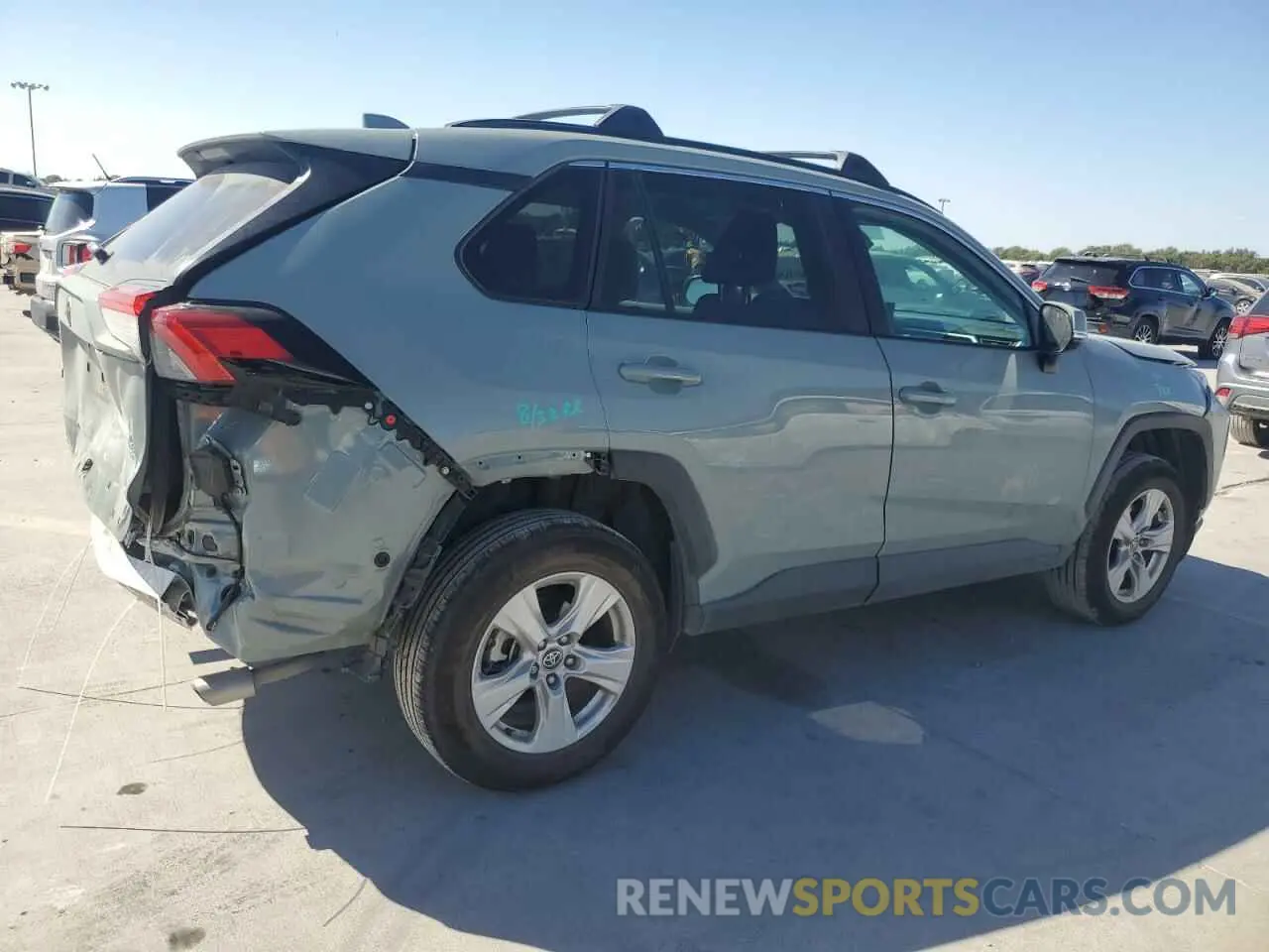 3 Photograph of a damaged car 2T3P1RFV6MW229903 TOYOTA RAV4 2021