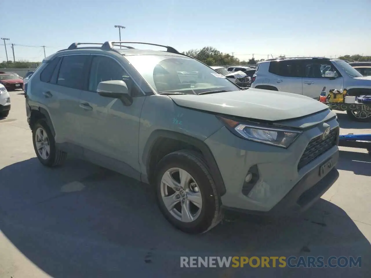 4 Photograph of a damaged car 2T3P1RFV6MW229903 TOYOTA RAV4 2021