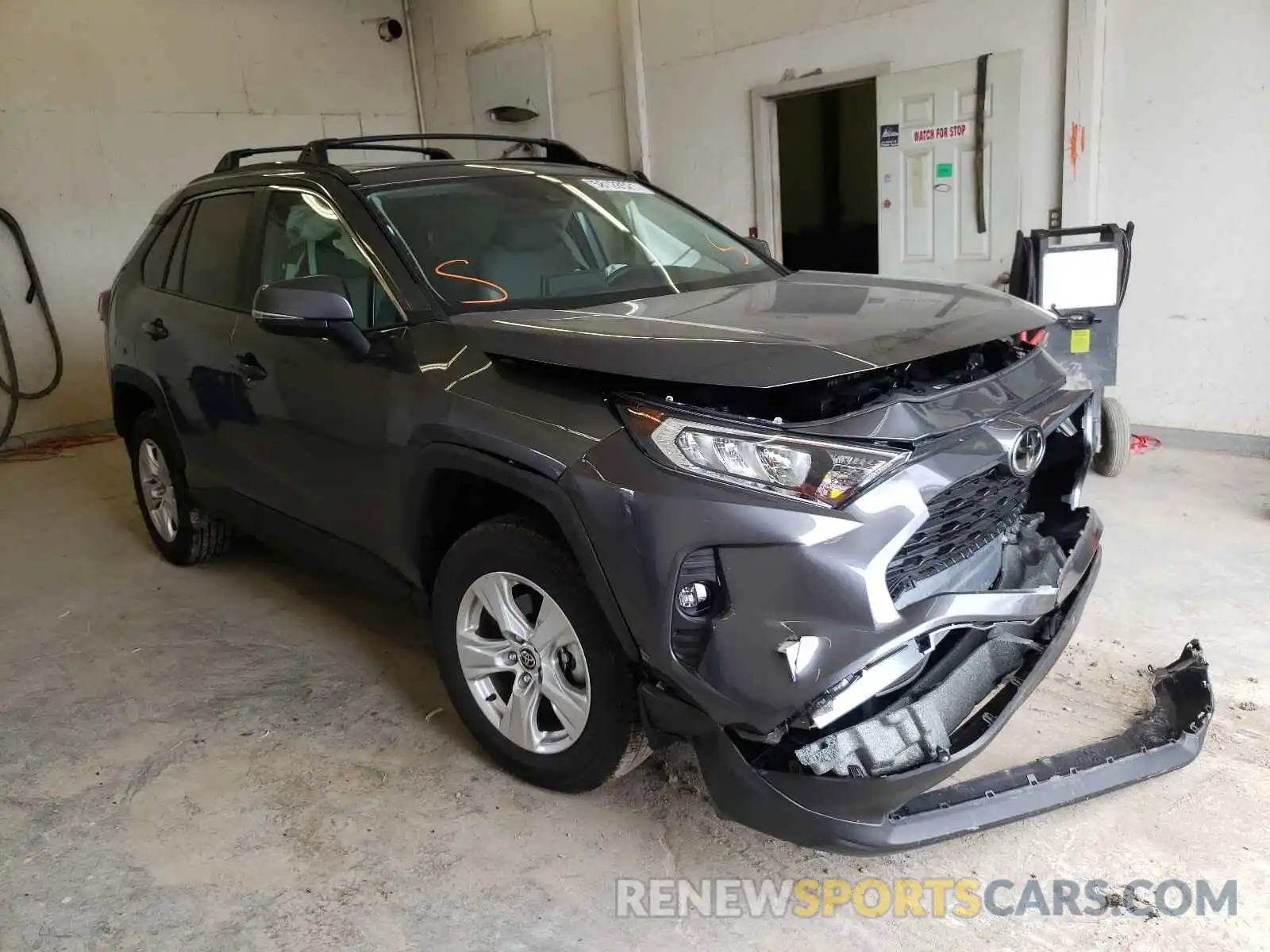 1 Photograph of a damaged car 2T3P1RFV7MC204025 TOYOTA RAV4 2021