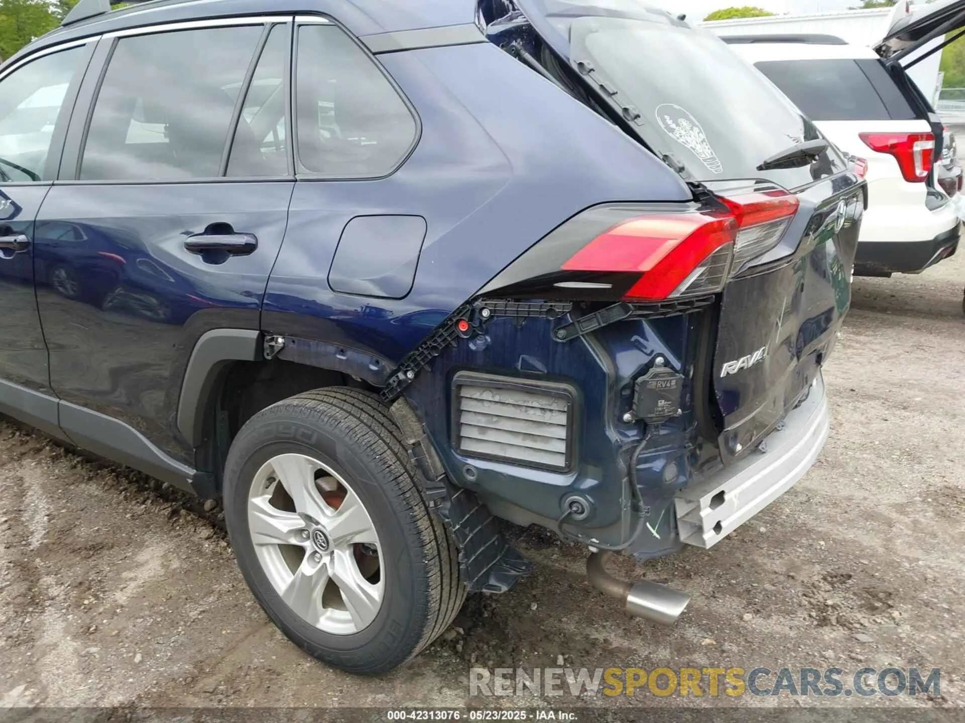 22 Photograph of a damaged car 2T3P1RFV7MW154418 TOYOTA RAV4 2021