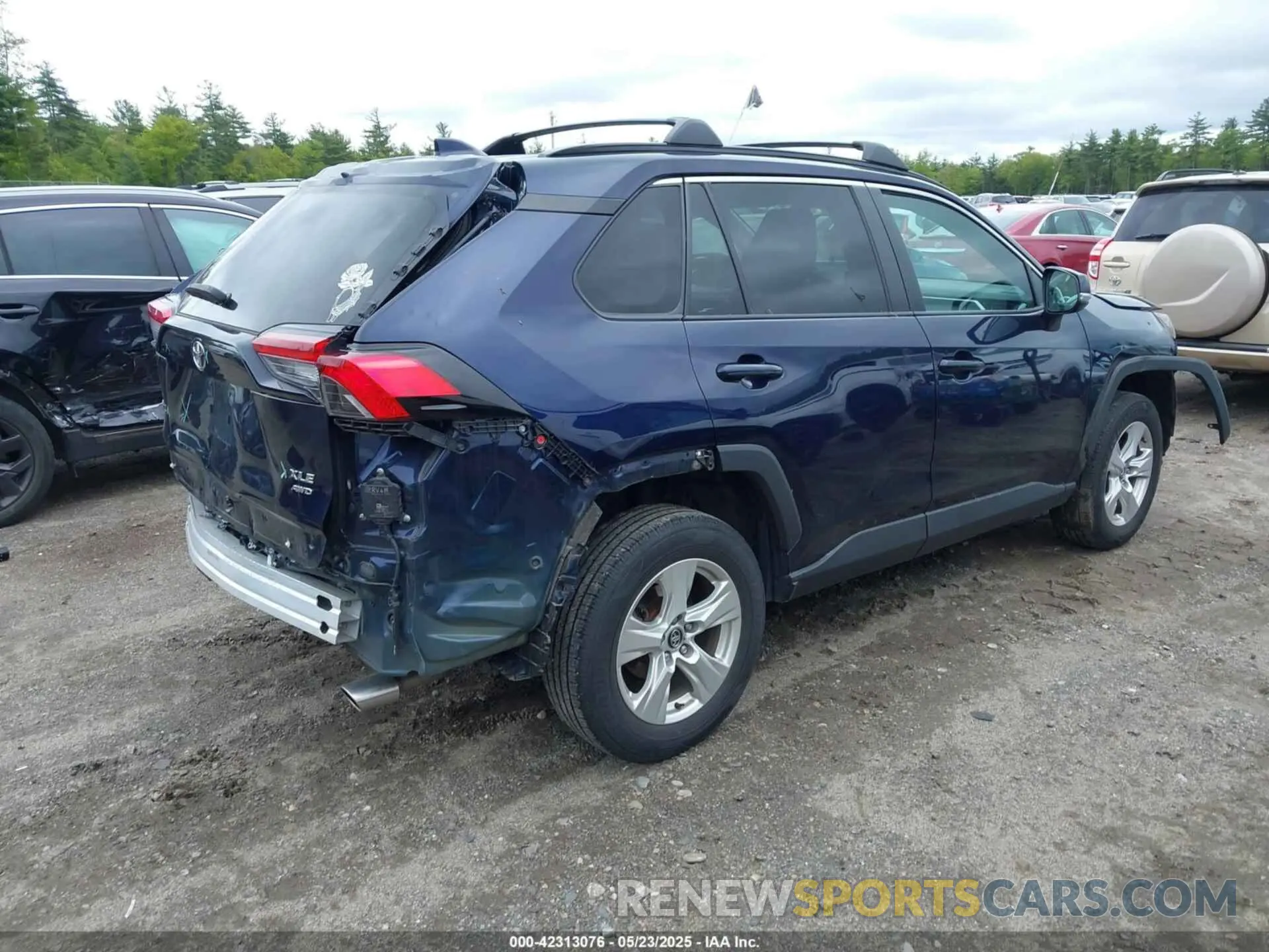 4 Photograph of a damaged car 2T3P1RFV7MW154418 TOYOTA RAV4 2021