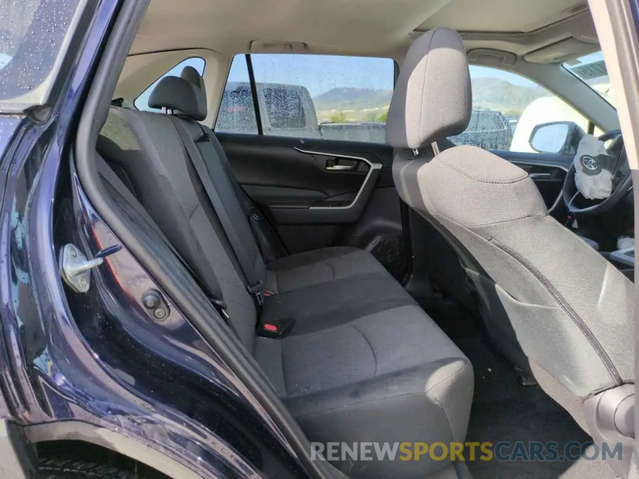 10 Photograph of a damaged car 2T3P1RFV7MW165421 TOYOTA RAV4 2021