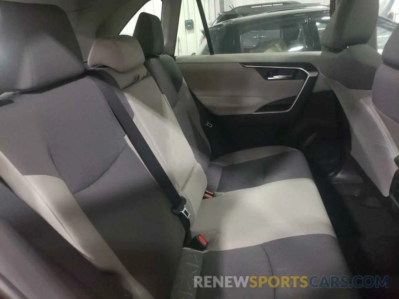 6 Photograph of a damaged car 2T3P1RFV7MW233720 TOYOTA RAV4 2021