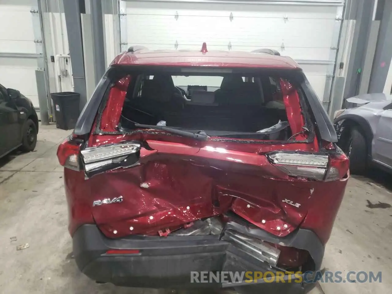 9 Photograph of a damaged car 2T3P1RFV7MW233720 TOYOTA RAV4 2021