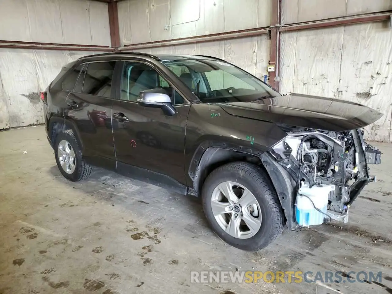4 Photograph of a damaged car 2T3P1RFV8MC163534 TOYOTA RAV4 2021