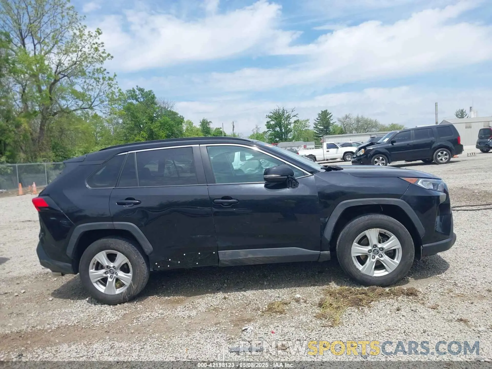 13 Photograph of a damaged car 2T3P1RFV8MC164117 TOYOTA RAV4 2021