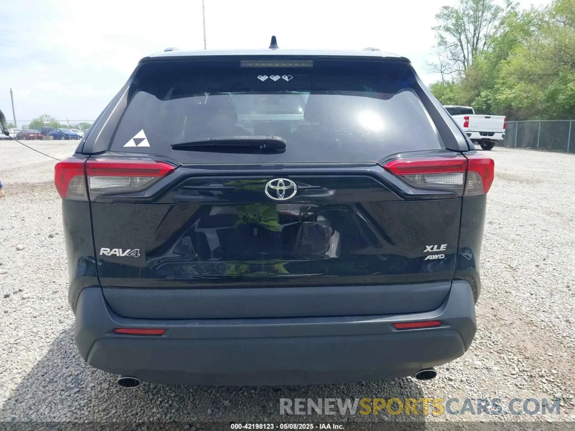 16 Photograph of a damaged car 2T3P1RFV8MC164117 TOYOTA RAV4 2021