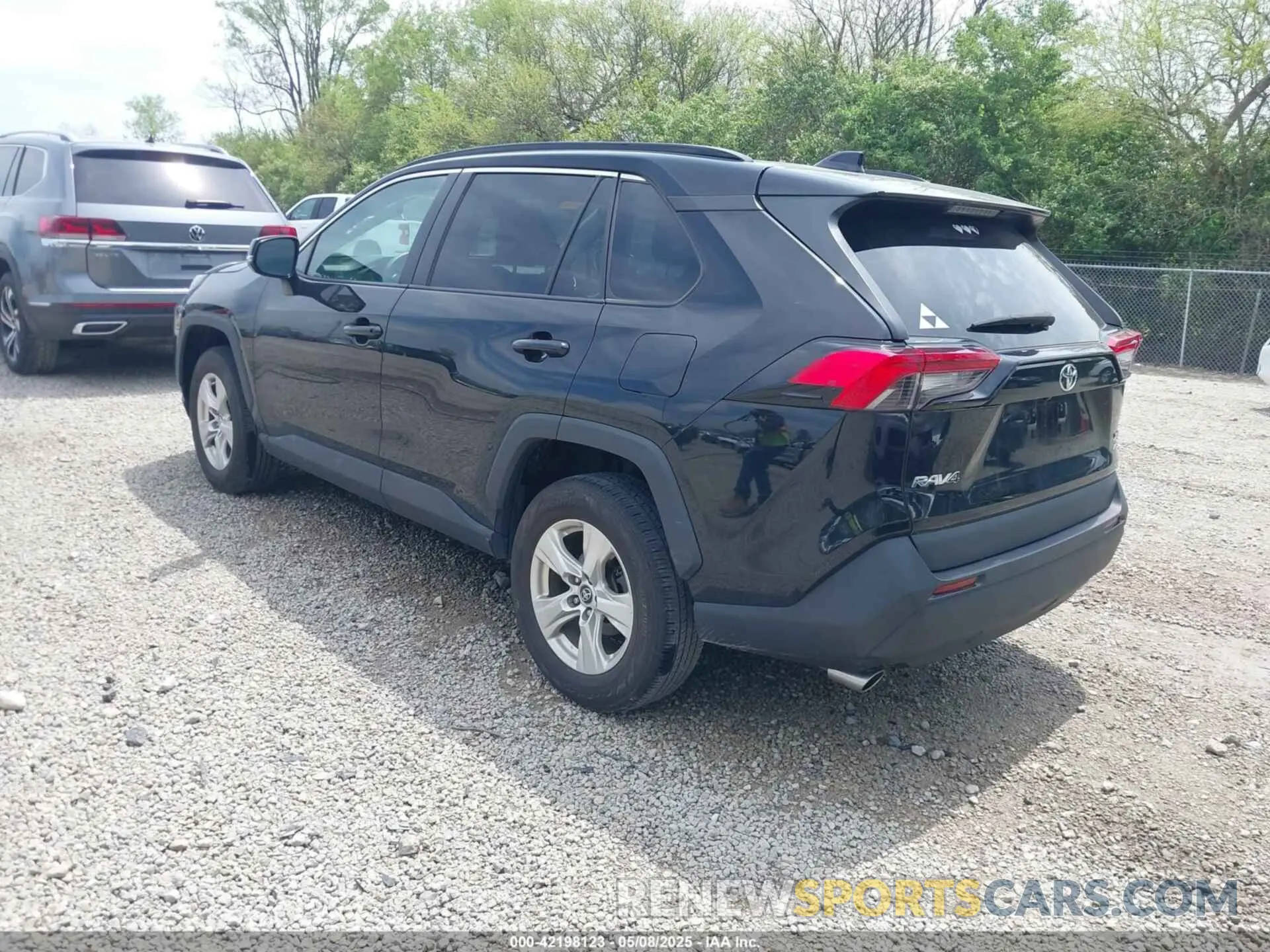 3 Photograph of a damaged car 2T3P1RFV8MC164117 TOYOTA RAV4 2021