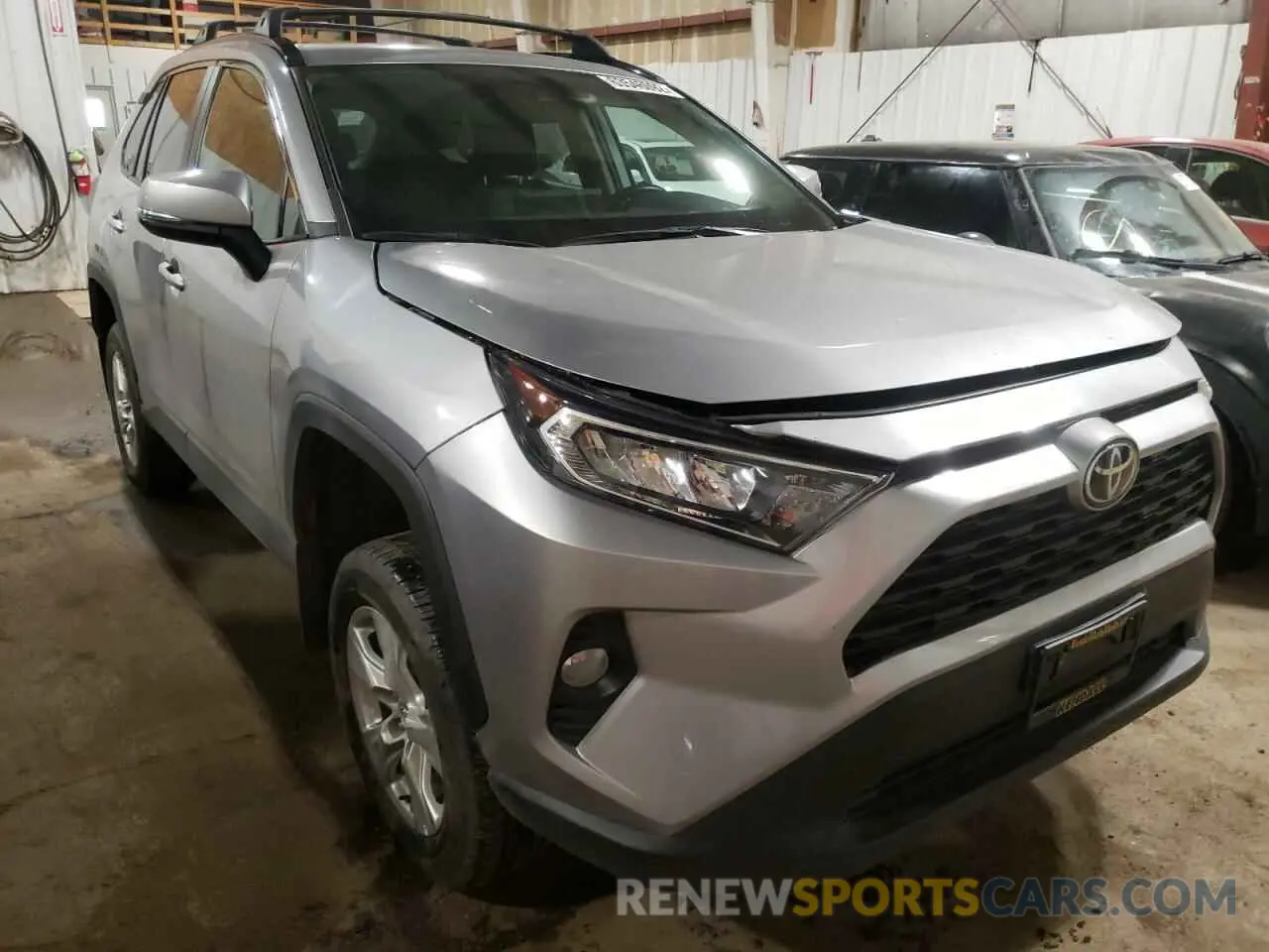 1 Photograph of a damaged car 2T3P1RFV8MC164604 TOYOTA RAV4 2021