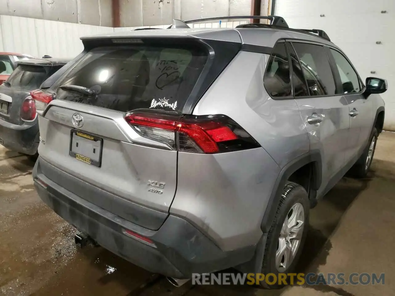 4 Photograph of a damaged car 2T3P1RFV8MC164604 TOYOTA RAV4 2021