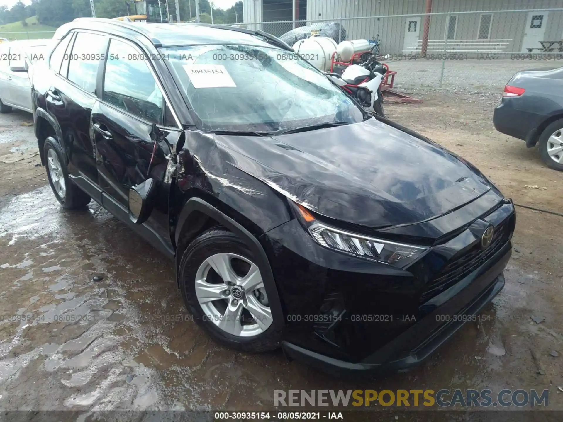 1 Photograph of a damaged car 2T3P1RFV8MC172704 TOYOTA RAV4 2021