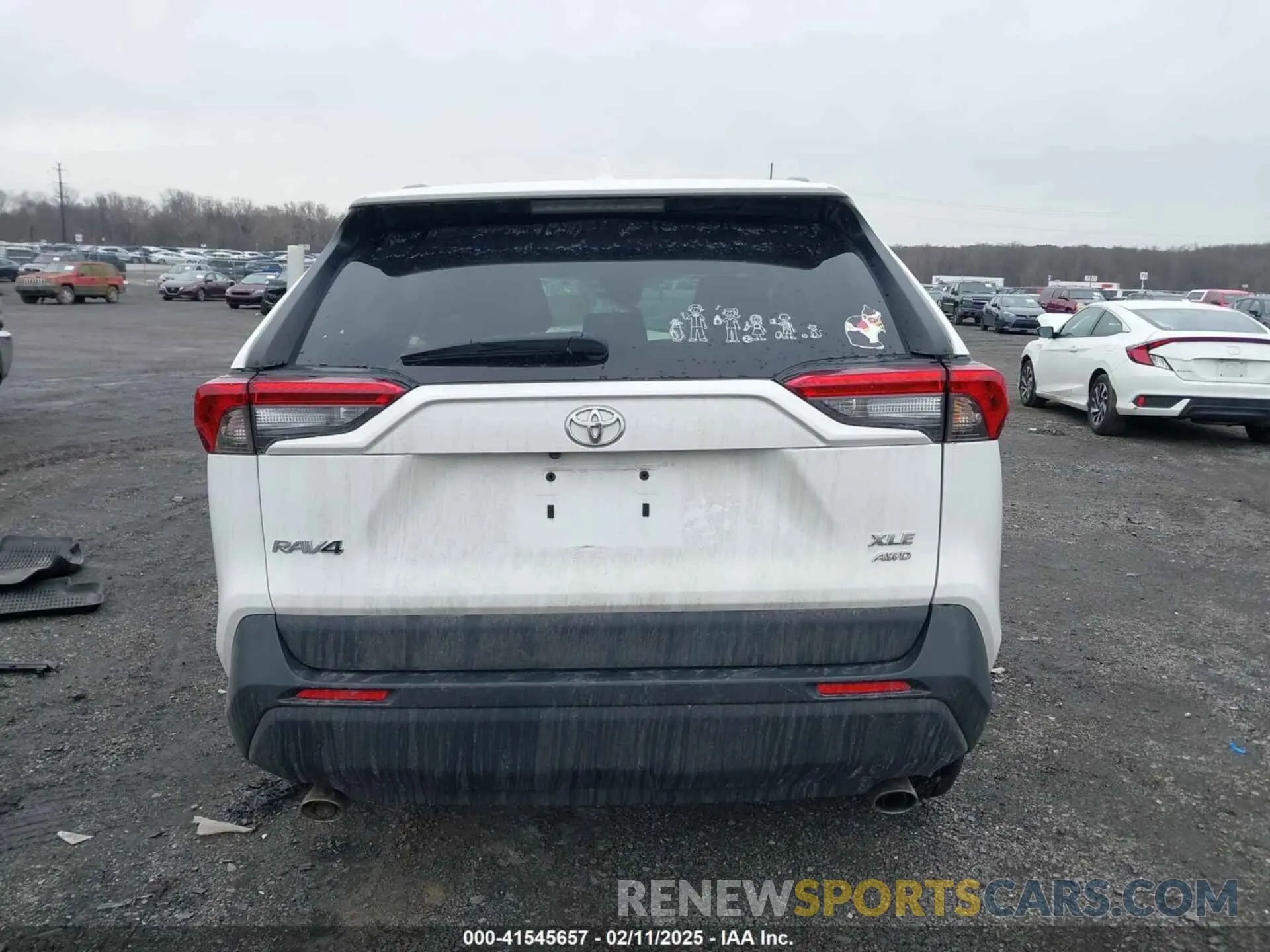 16 Photograph of a damaged car 2T3P1RFV8MC213946 TOYOTA RAV4 2021
