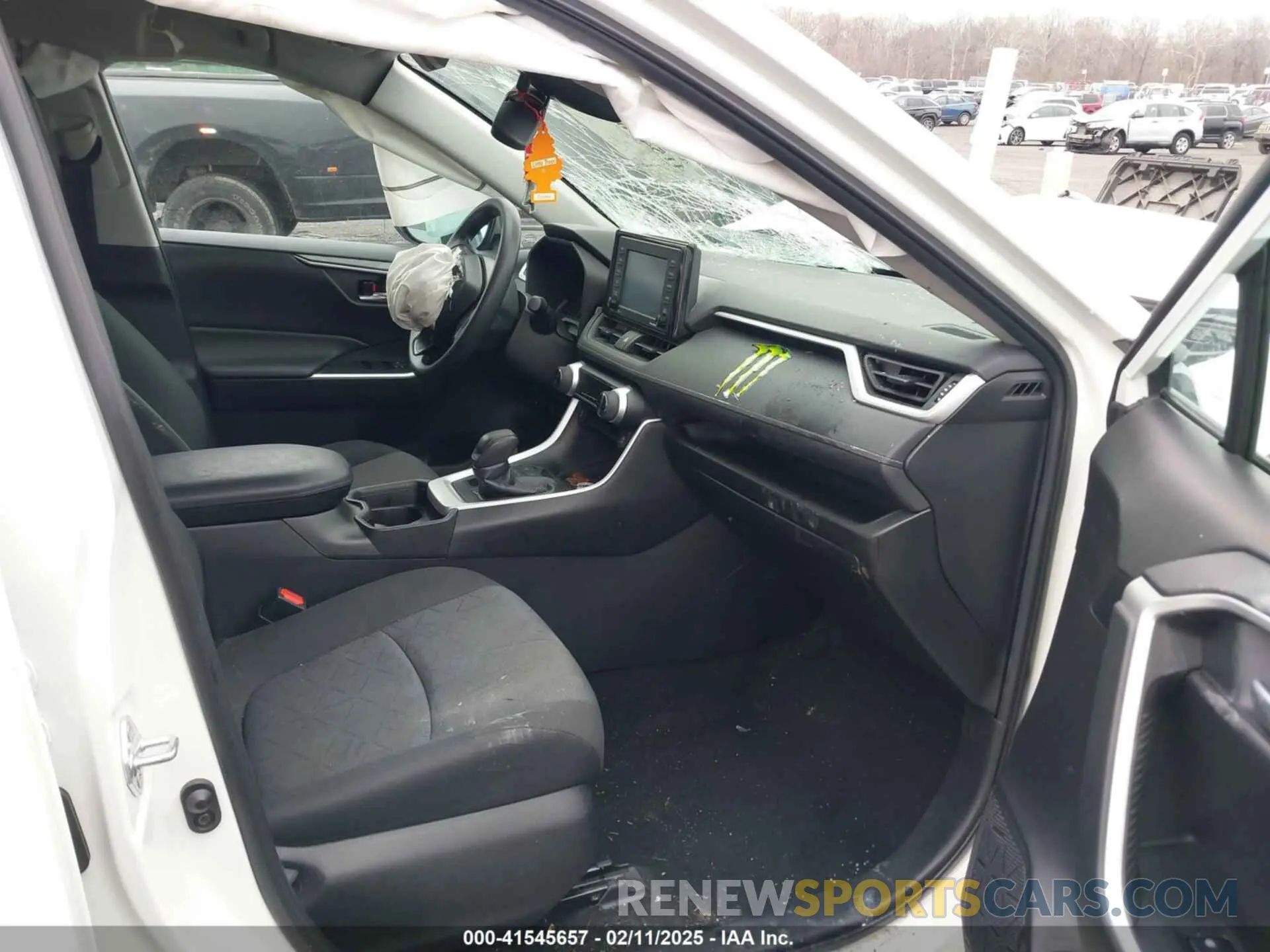 5 Photograph of a damaged car 2T3P1RFV8MC213946 TOYOTA RAV4 2021