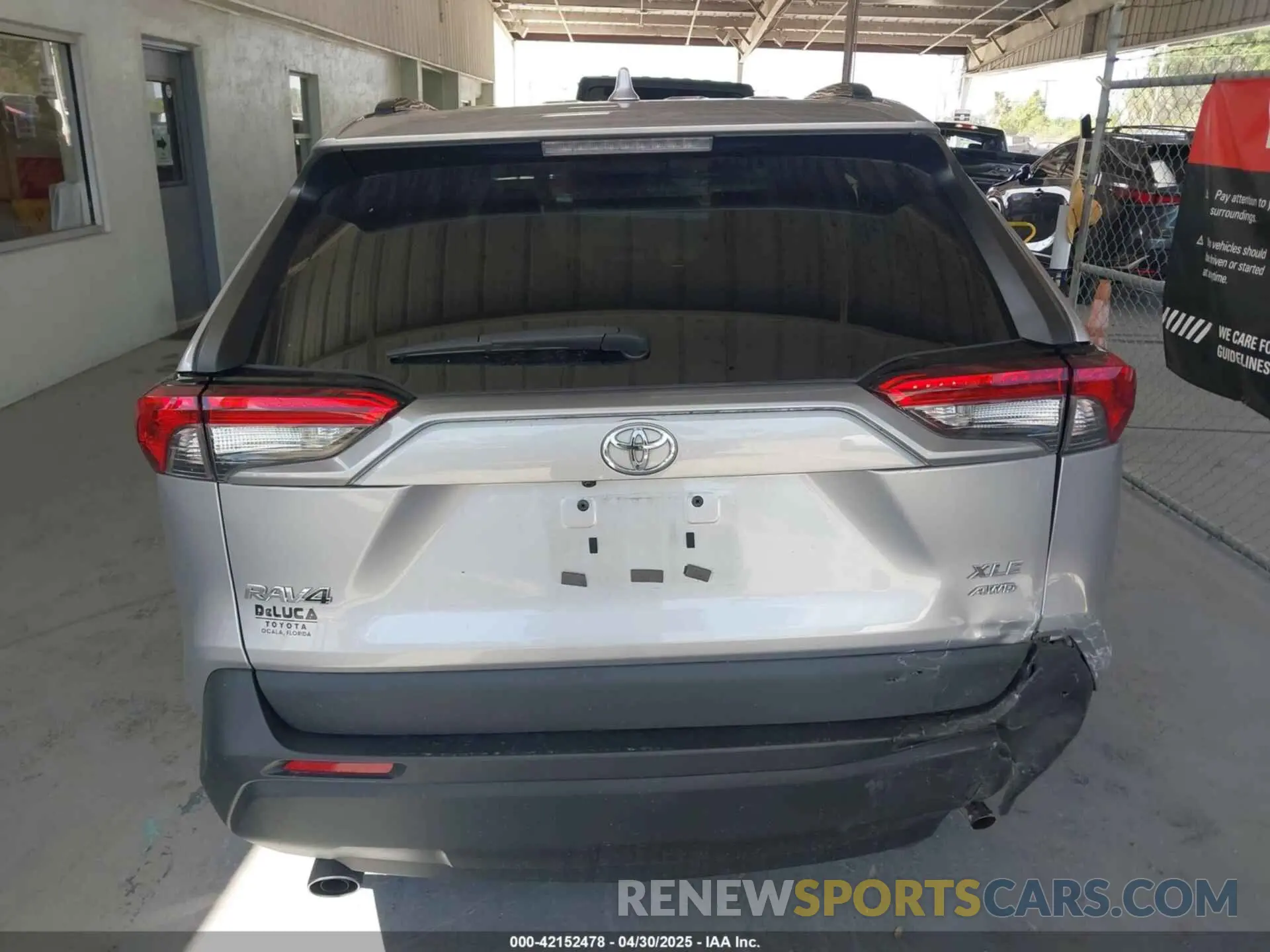 16 Photograph of a damaged car 2T3P1RFV8MC242220 TOYOTA RAV4 2021