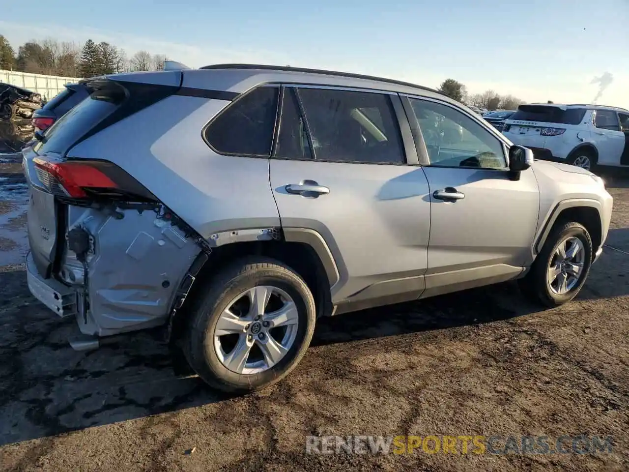 3 Photograph of a damaged car 2T3P1RFV8MW140513 TOYOTA RAV4 2021