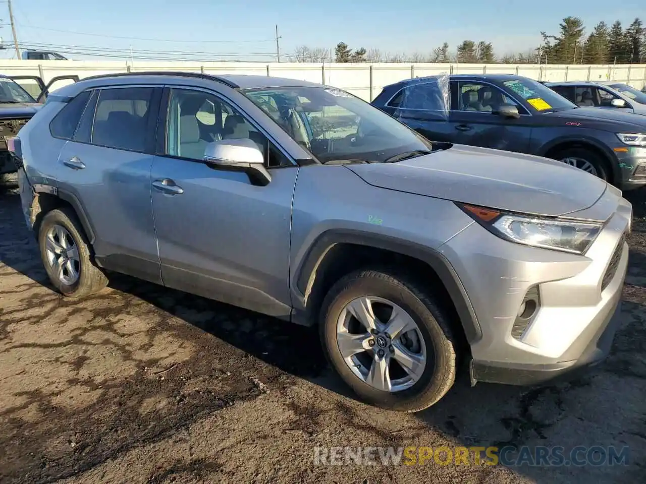 4 Photograph of a damaged car 2T3P1RFV8MW140513 TOYOTA RAV4 2021