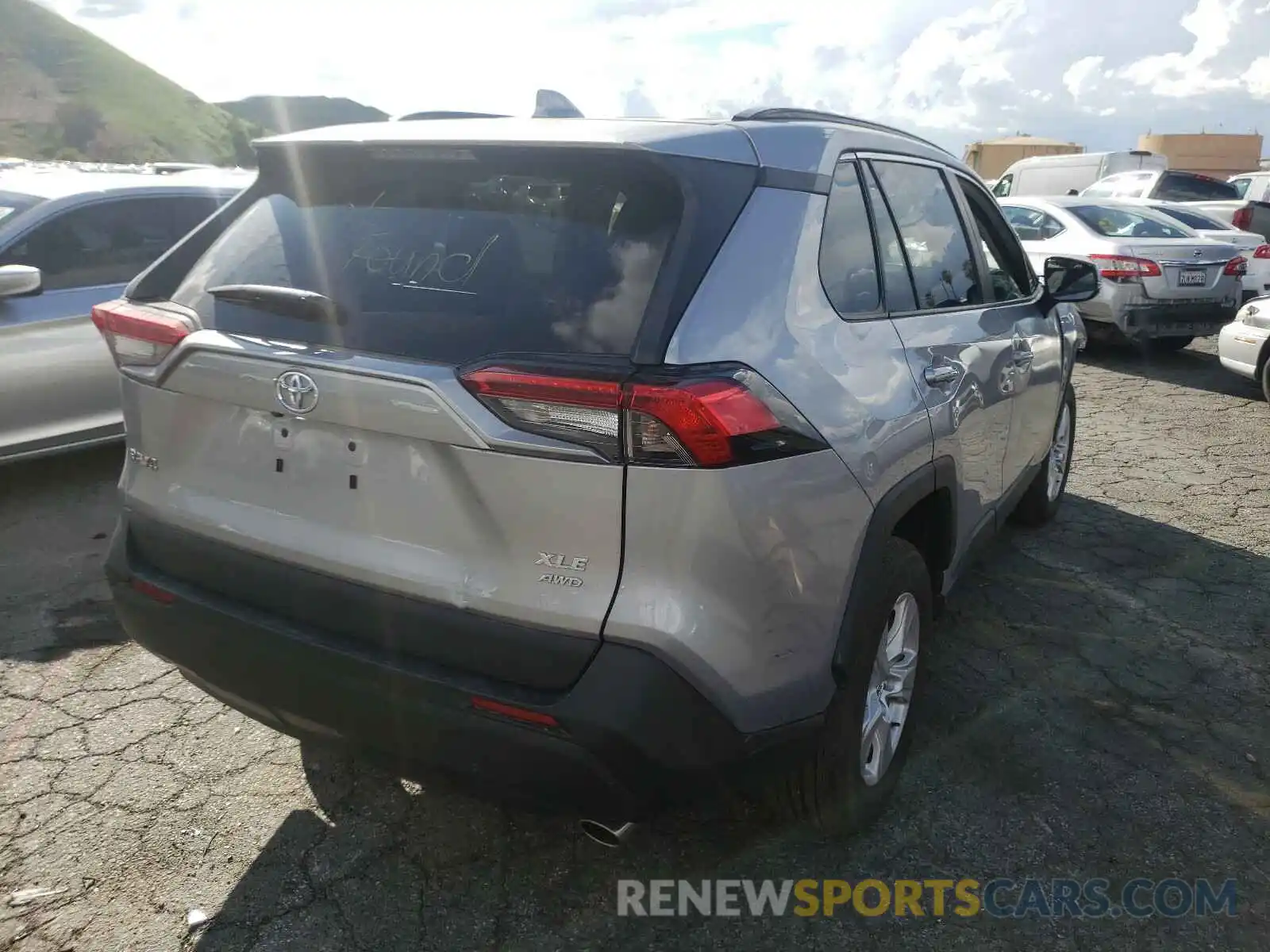 4 Photograph of a damaged car 2T3P1RFV8MW141287 TOYOTA RAV4 2021