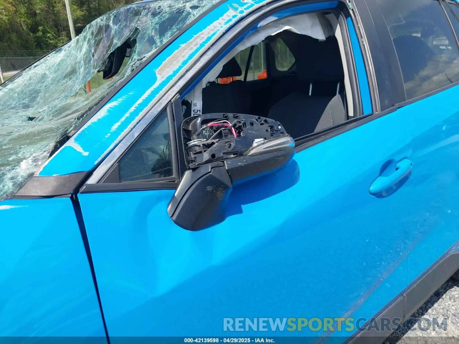 13 Photograph of a damaged car 2T3P1RFV8MW152029 TOYOTA RAV4 2021