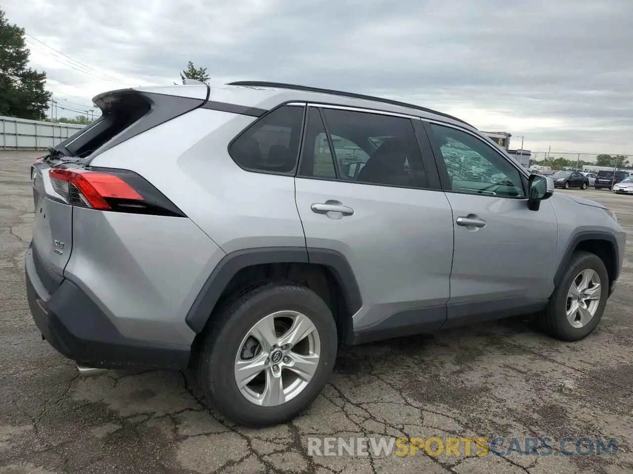 3 Photograph of a damaged car 2T3P1RFV8MW153388 TOYOTA RAV4 2021