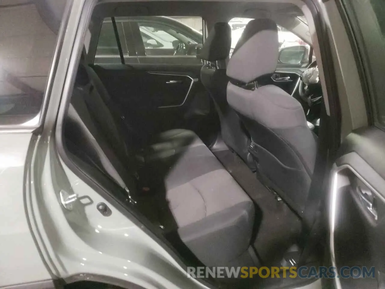 10 Photograph of a damaged car 2T3P1RFV8MW157506 TOYOTA RAV4 2021