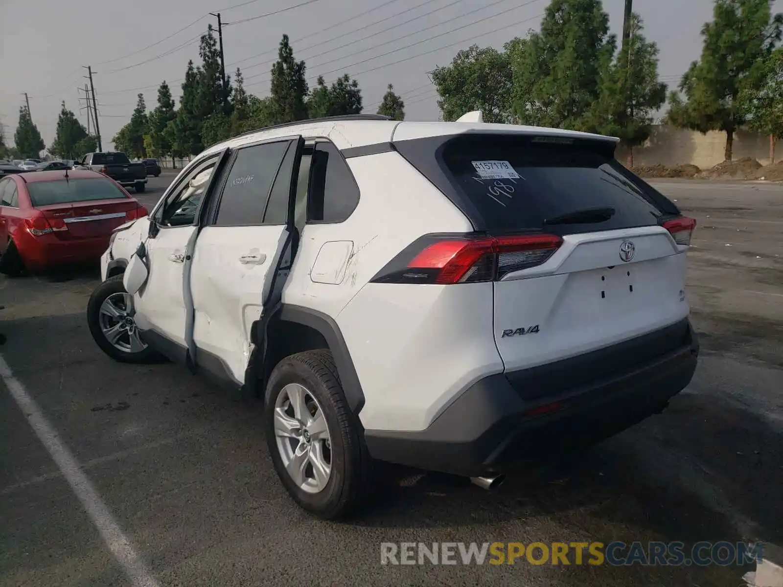 3 Photograph of a damaged car 2T3P1RFV8MW160163 TOYOTA RAV4 2021