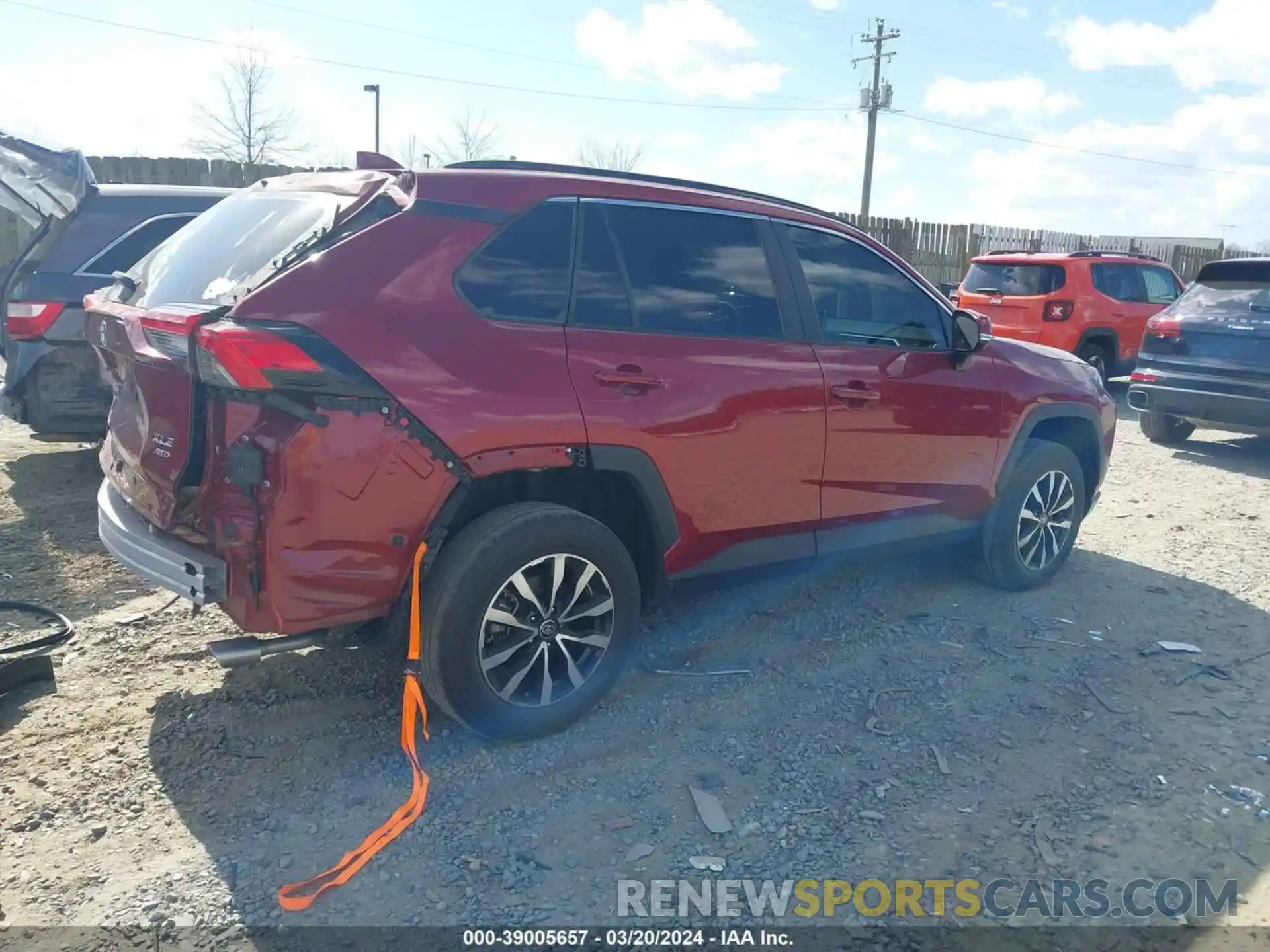 4 Photograph of a damaged car 2T3P1RFV8MW161524 TOYOTA RAV4 2021