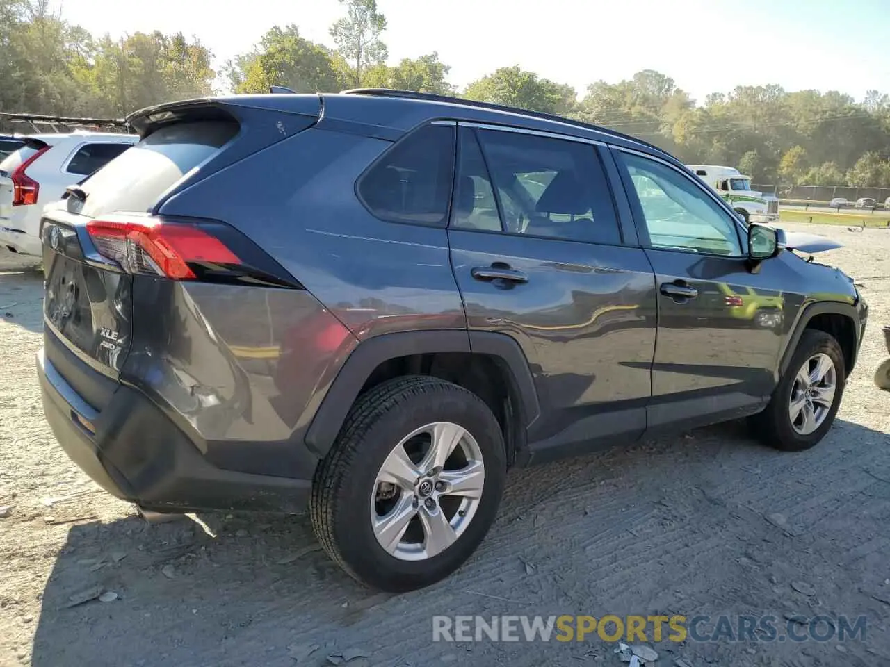 3 Photograph of a damaged car 2T3P1RFV8MW166125 TOYOTA RAV4 2021