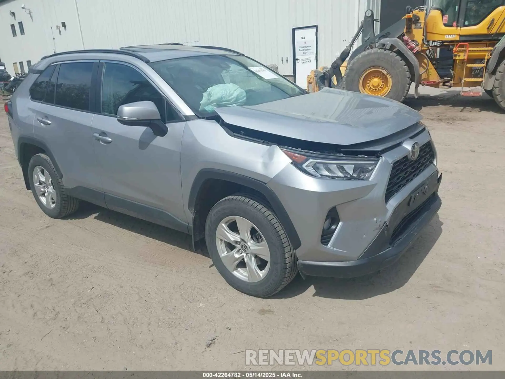 1 Photograph of a damaged car 2T3P1RFV8MW169039 TOYOTA RAV4 2021