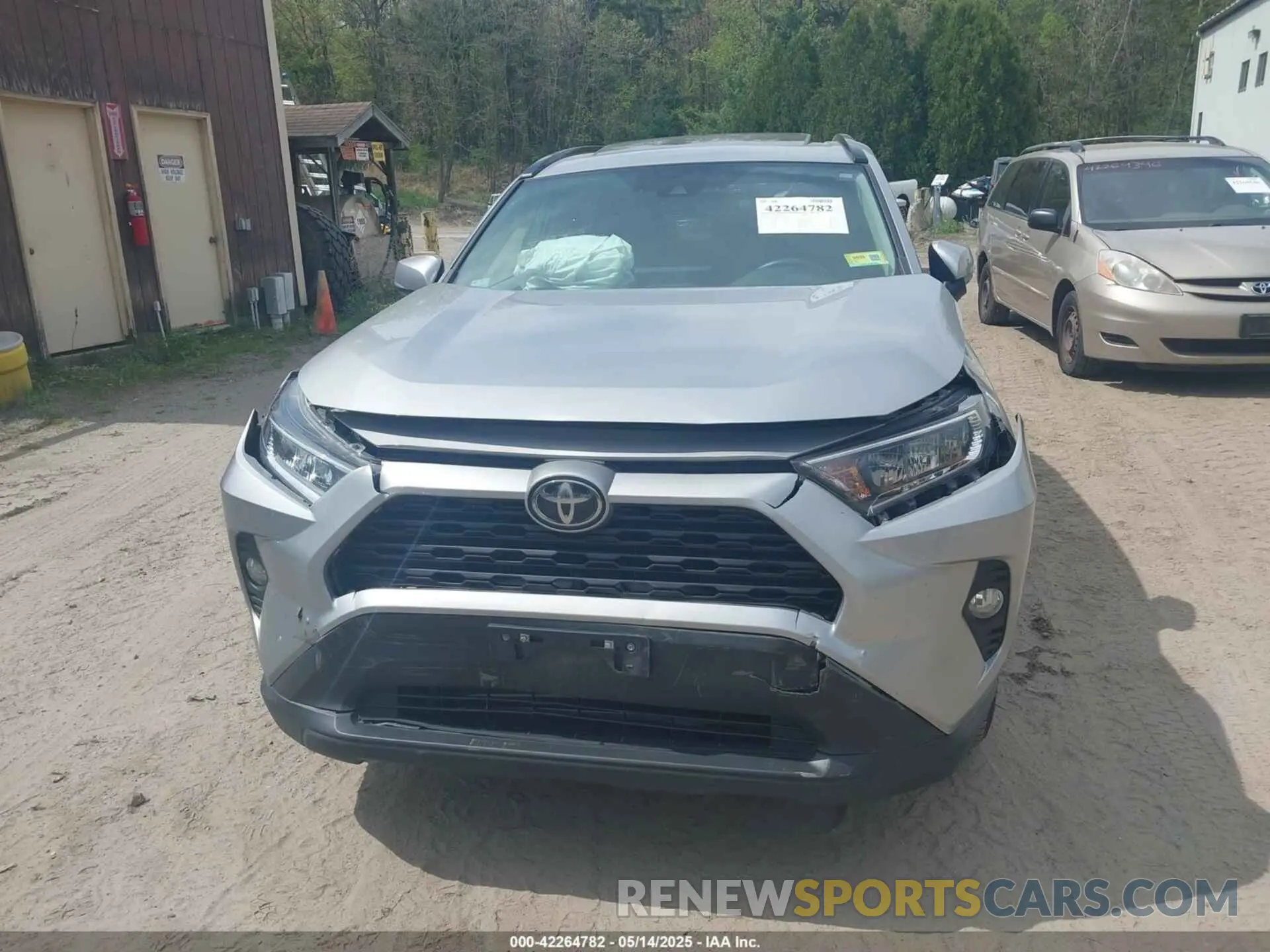 12 Photograph of a damaged car 2T3P1RFV8MW169039 TOYOTA RAV4 2021