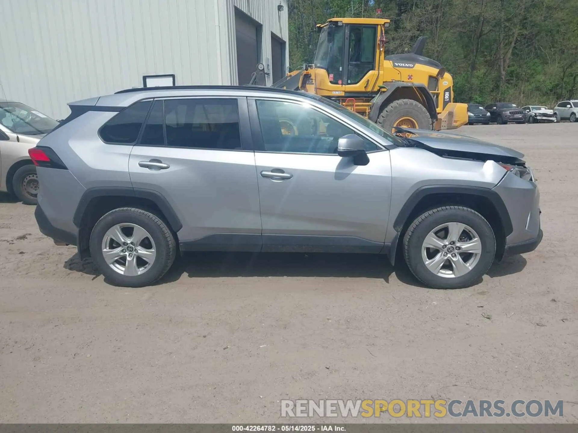 13 Photograph of a damaged car 2T3P1RFV8MW169039 TOYOTA RAV4 2021