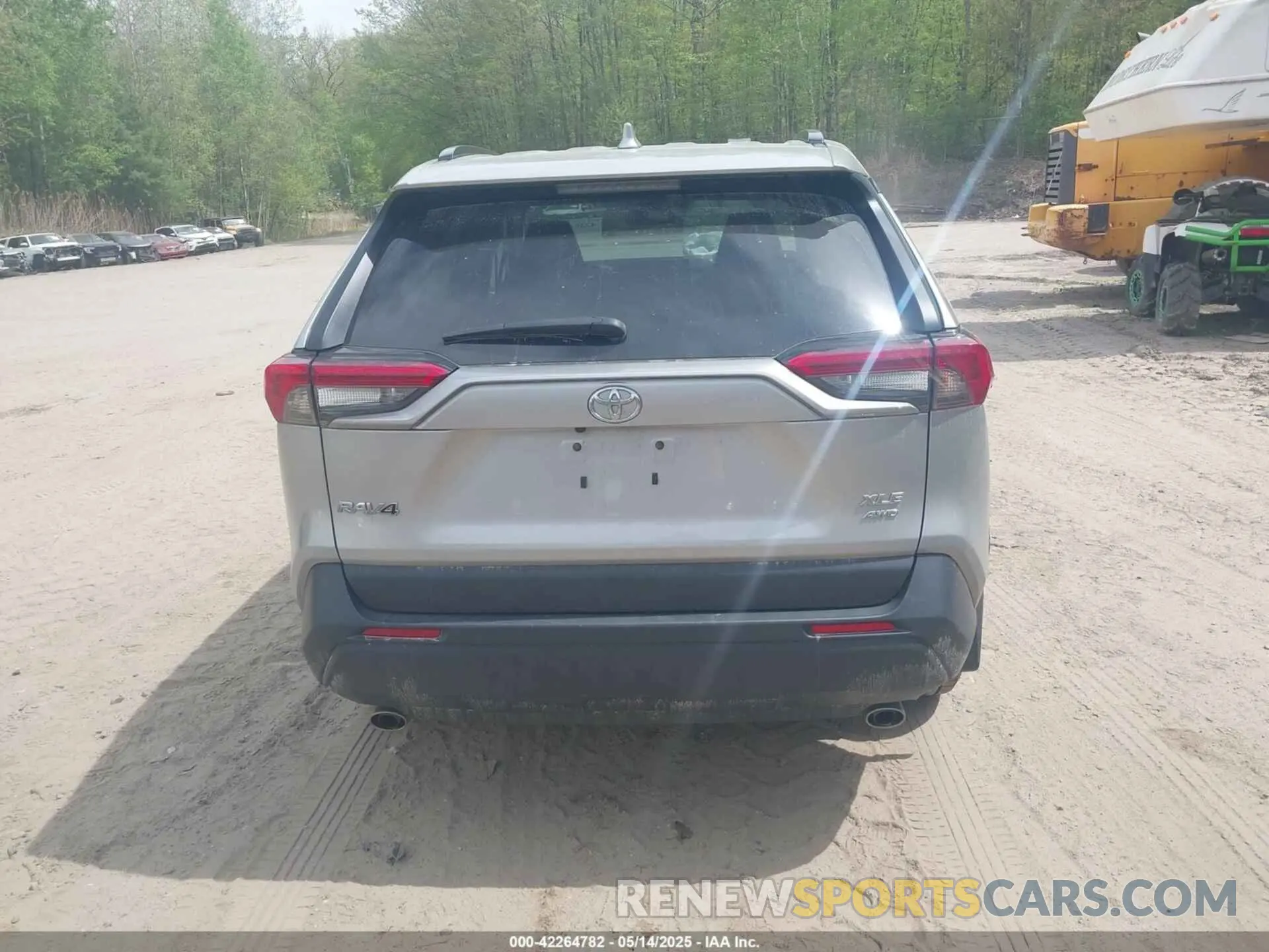 16 Photograph of a damaged car 2T3P1RFV8MW169039 TOYOTA RAV4 2021