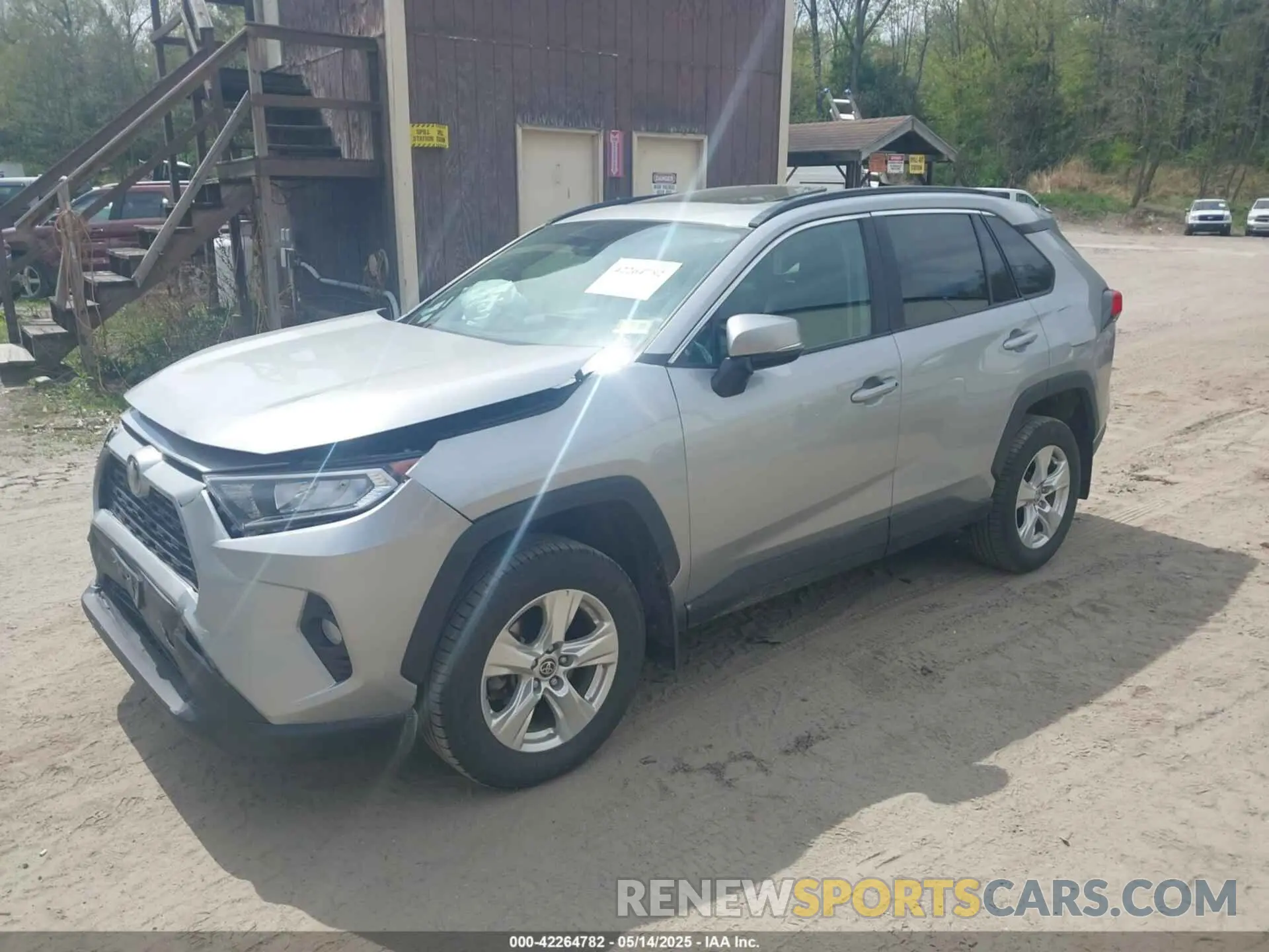 2 Photograph of a damaged car 2T3P1RFV8MW169039 TOYOTA RAV4 2021