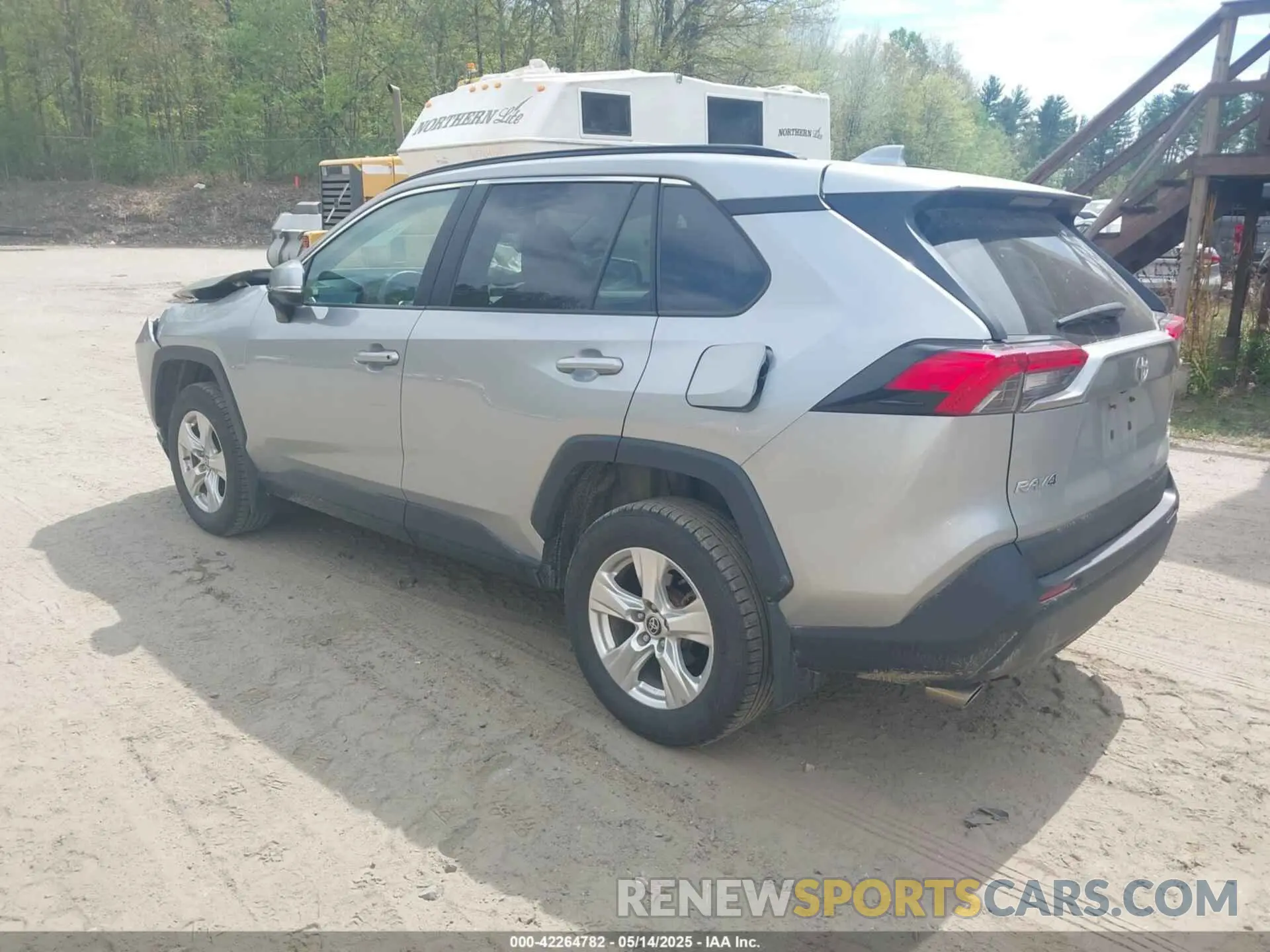 3 Photograph of a damaged car 2T3P1RFV8MW169039 TOYOTA RAV4 2021