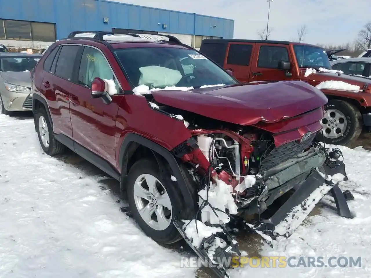 1 Photograph of a damaged car 2T3P1RFV8MW173639 TOYOTA RAV4 2021