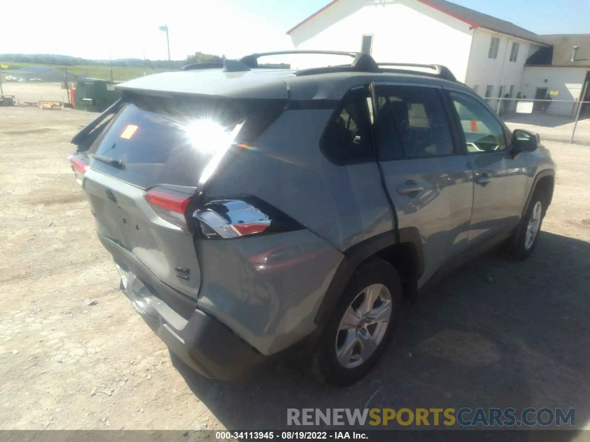 4 Photograph of a damaged car 2T3P1RFV8MW175844 TOYOTA RAV4 2021