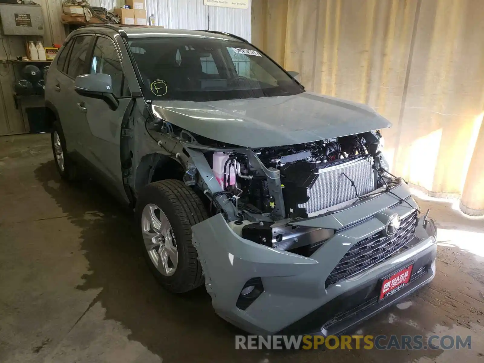 1 Photograph of a damaged car 2T3P1RFV8MW176427 TOYOTA RAV4 2021